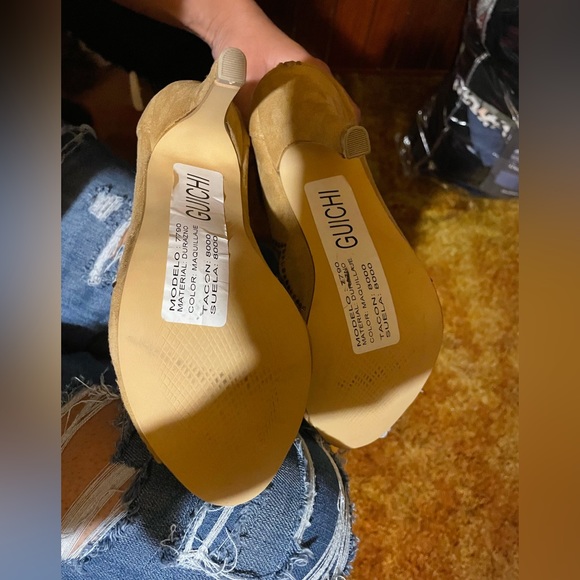 Heels - Picture 4 of 4